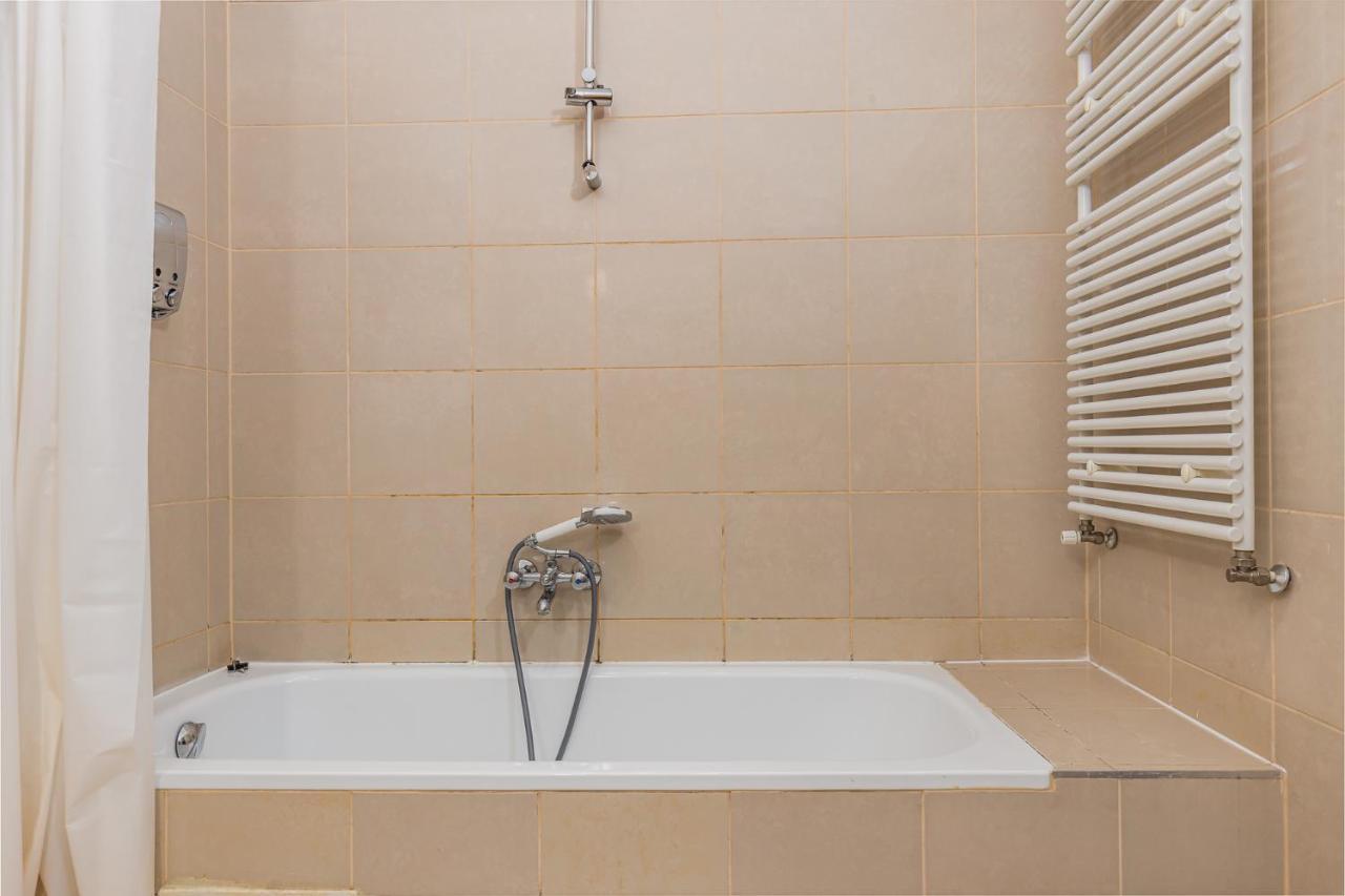 Cosy 1 Bedroom Apartment In Gozsdu Court ブダペスト エクステリア 写真