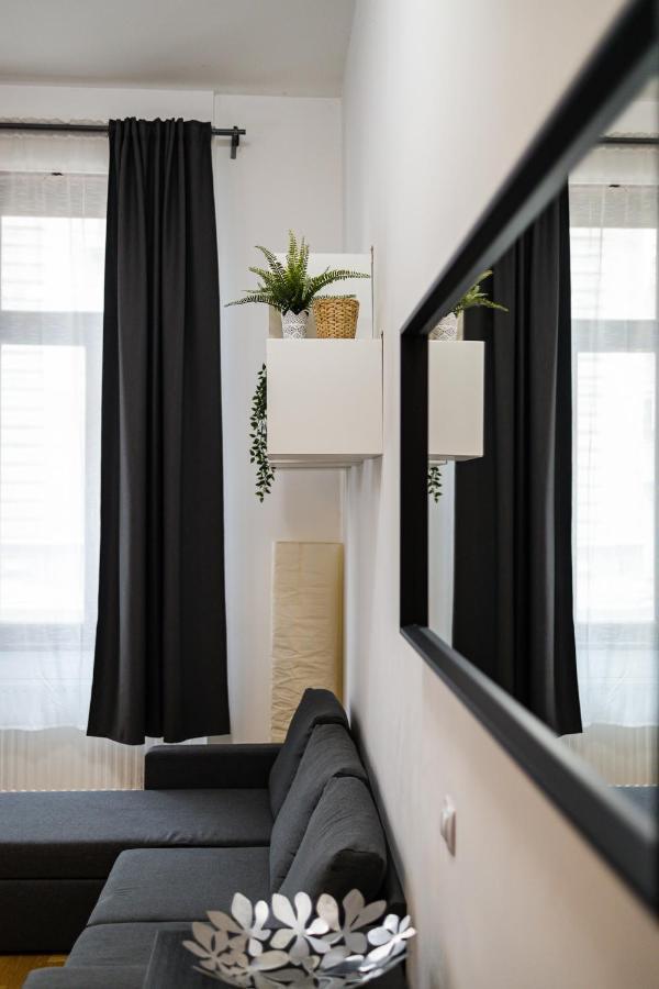 Cosy 1 Bedroom Apartment In Gozsdu Court ブダペスト エクステリア 写真