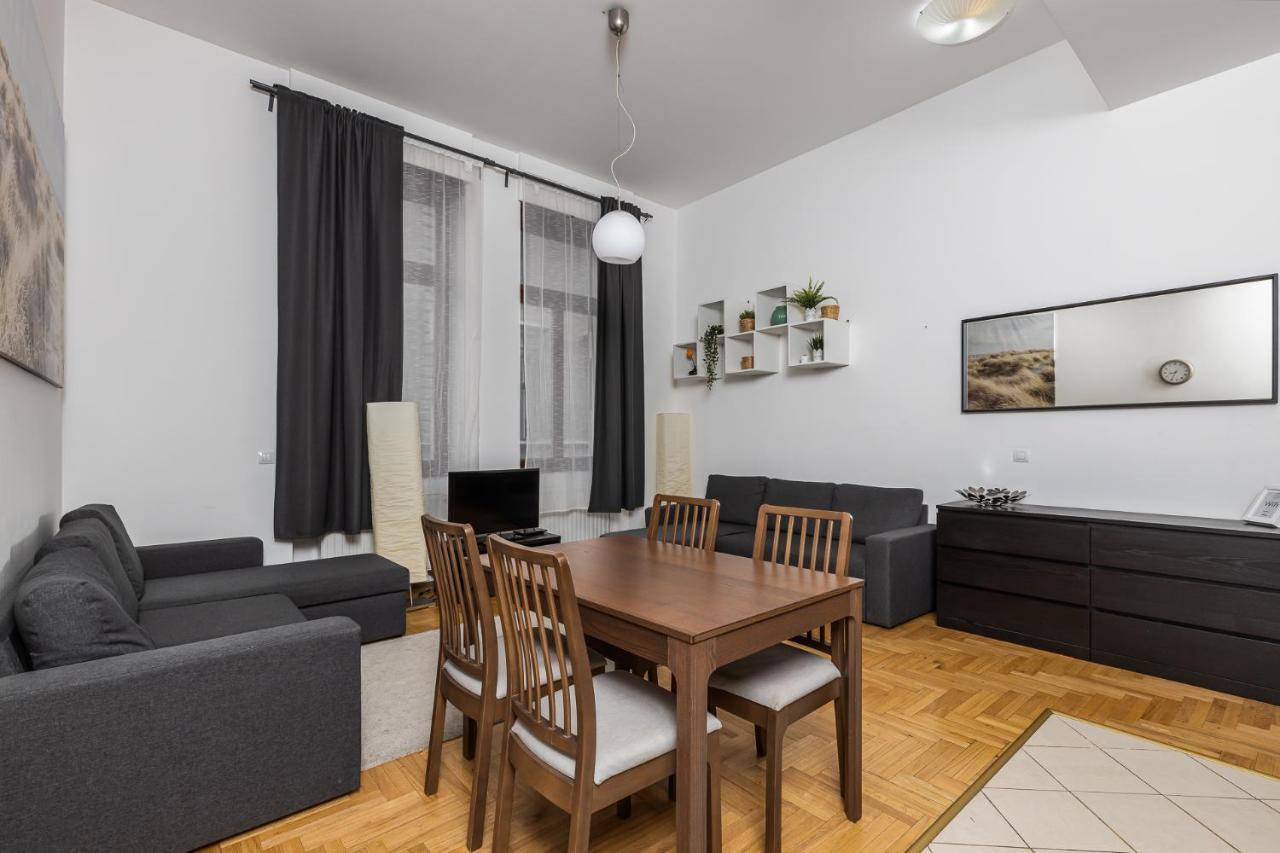 Cosy 1 Bedroom Apartment In Gozsdu Court ブダペスト エクステリア 写真