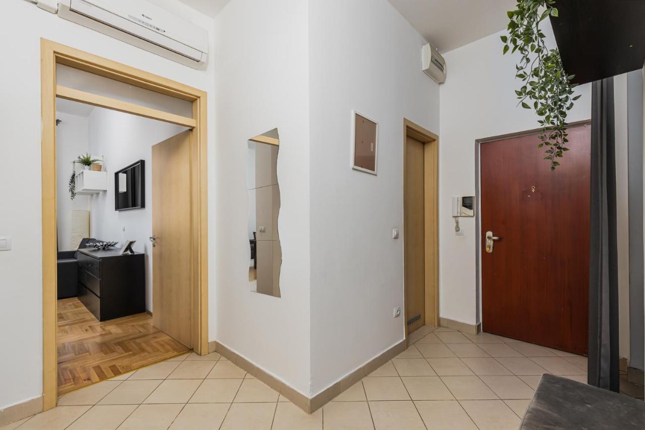 Cosy 1 Bedroom Apartment In Gozsdu Court ブダペスト エクステリア 写真