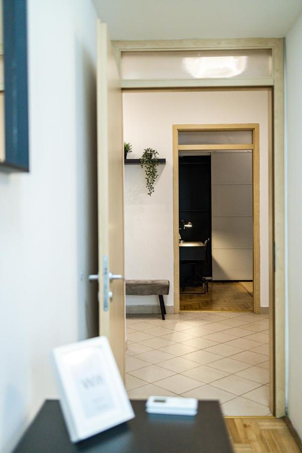 Cosy 1 Bedroom Apartment In Gozsdu Court ブダペスト エクステリア 写真
